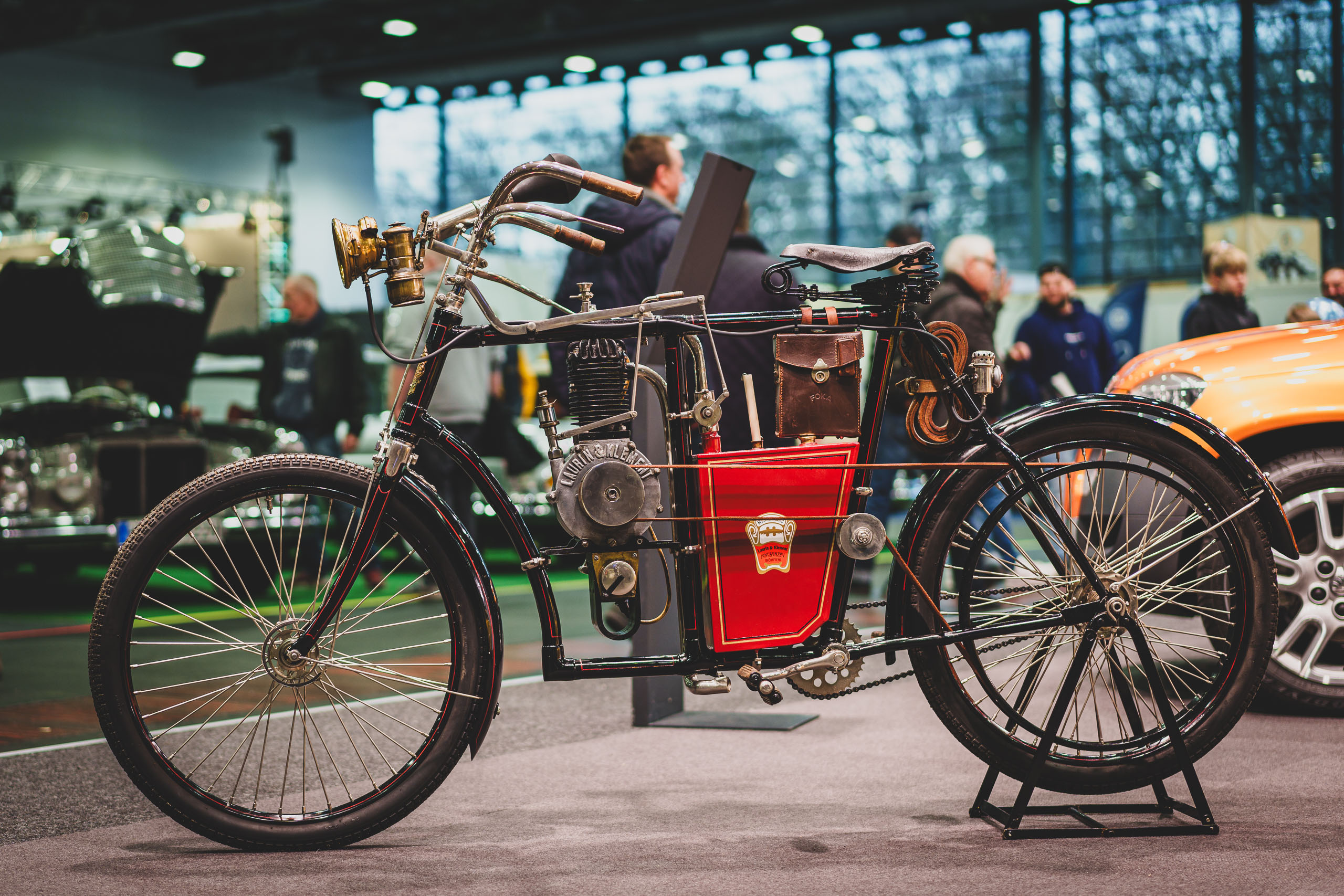 Laurin & Klement Typ B mit 1,75 PS und Pedale zum Mittreten.