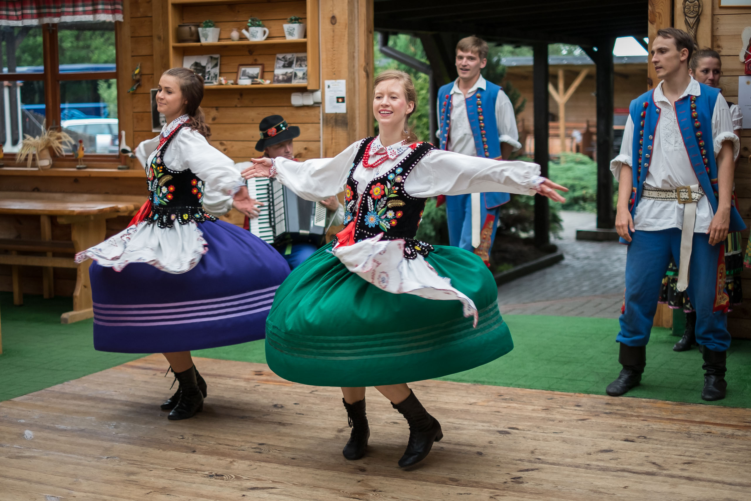 Folkloretanz auf dem Reiterhof Marengo