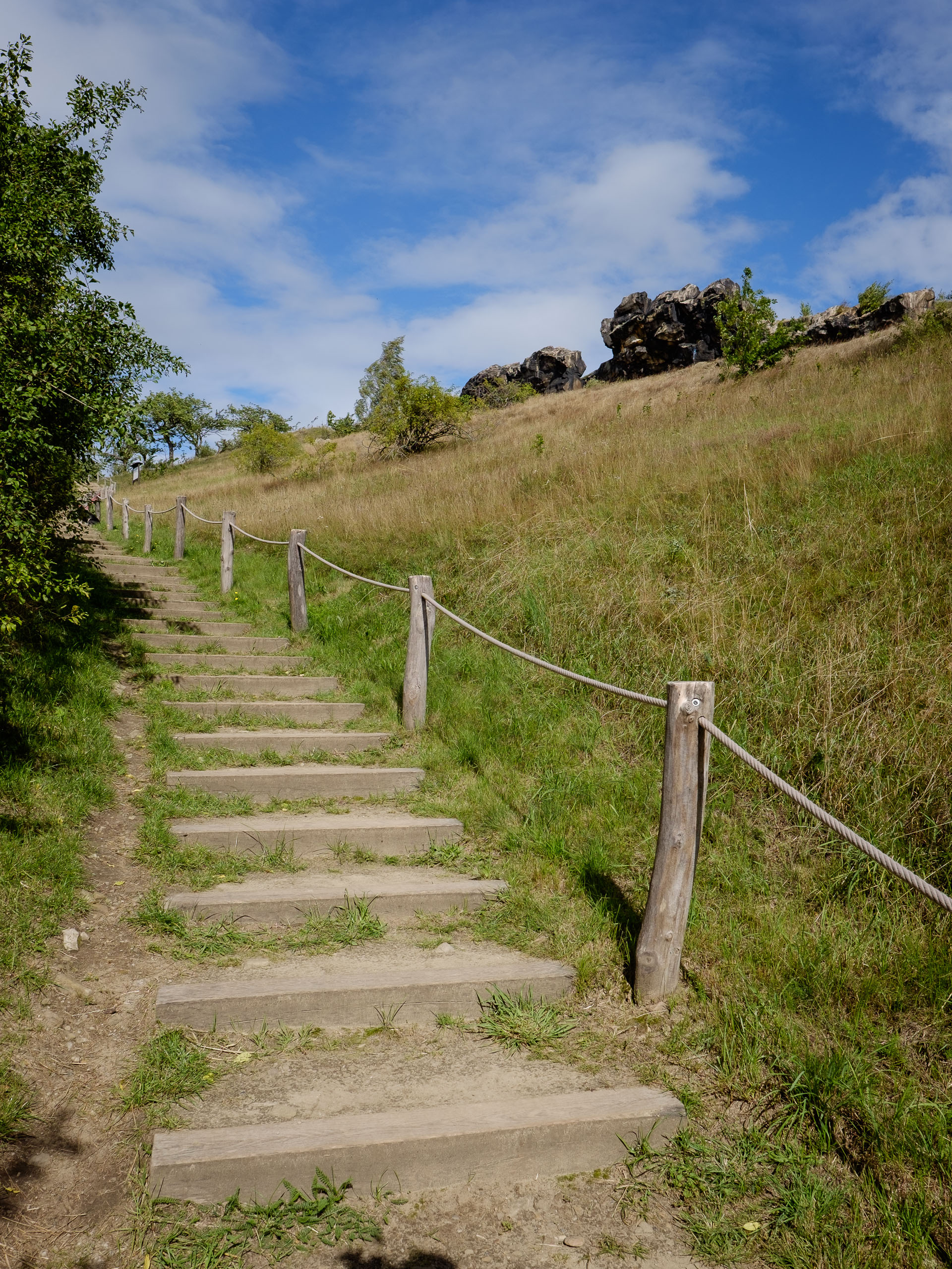 Teufelsmauer-Stieg an den Mittelsteinen
