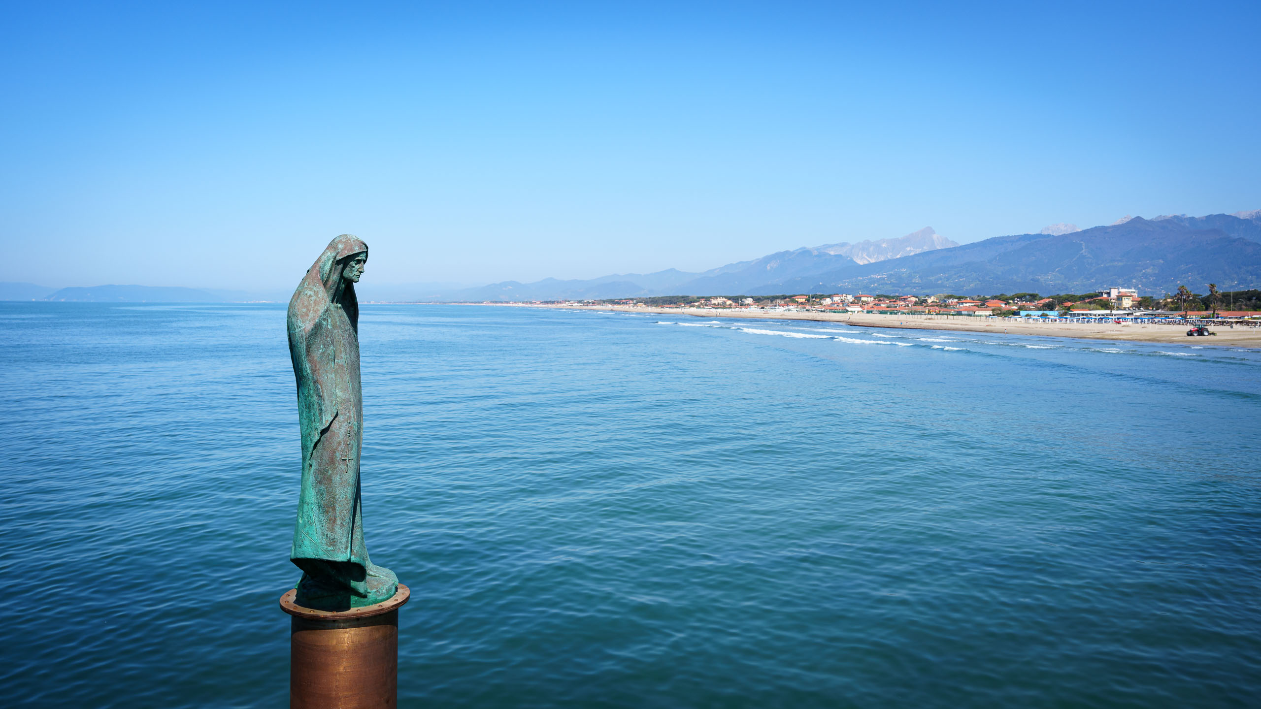 Sant' Antonio, der Schutzpatron der Fischer und Seeleute an der Seebrücke von Pietrasanta.