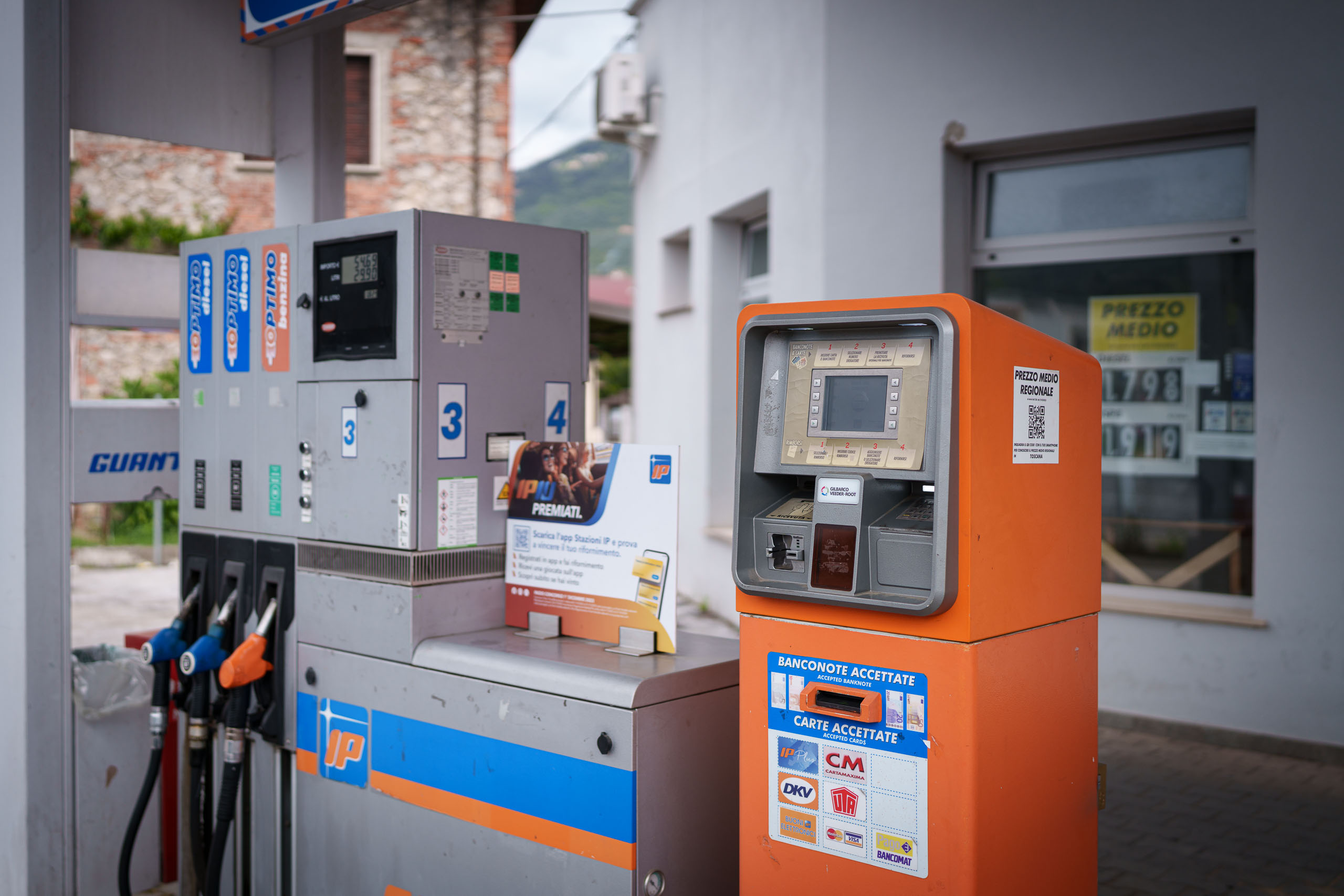 Tanken nur mit Automat...