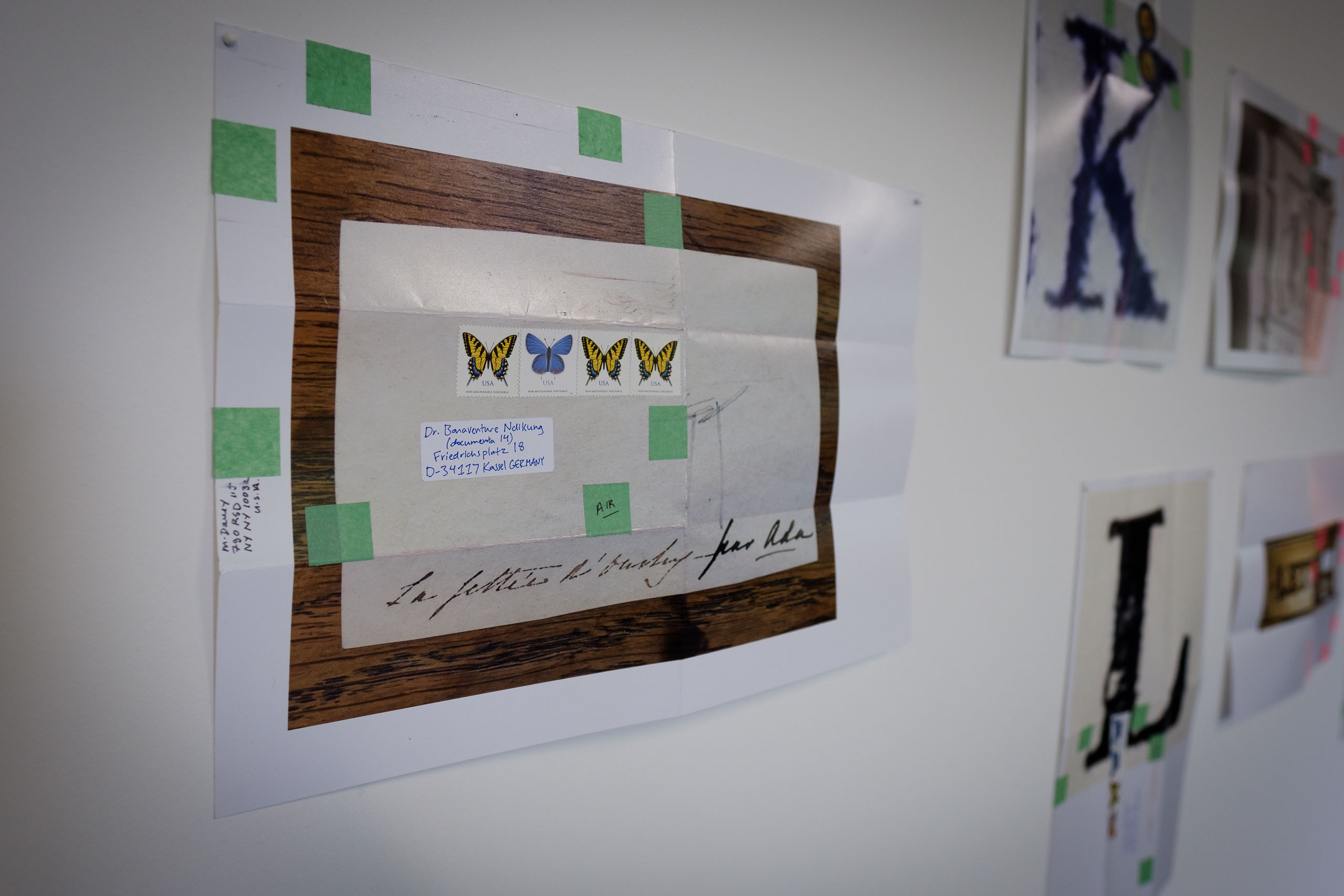 Skeletal Buddha - 112 C-Prints, Klebeband, Porto, Tinte