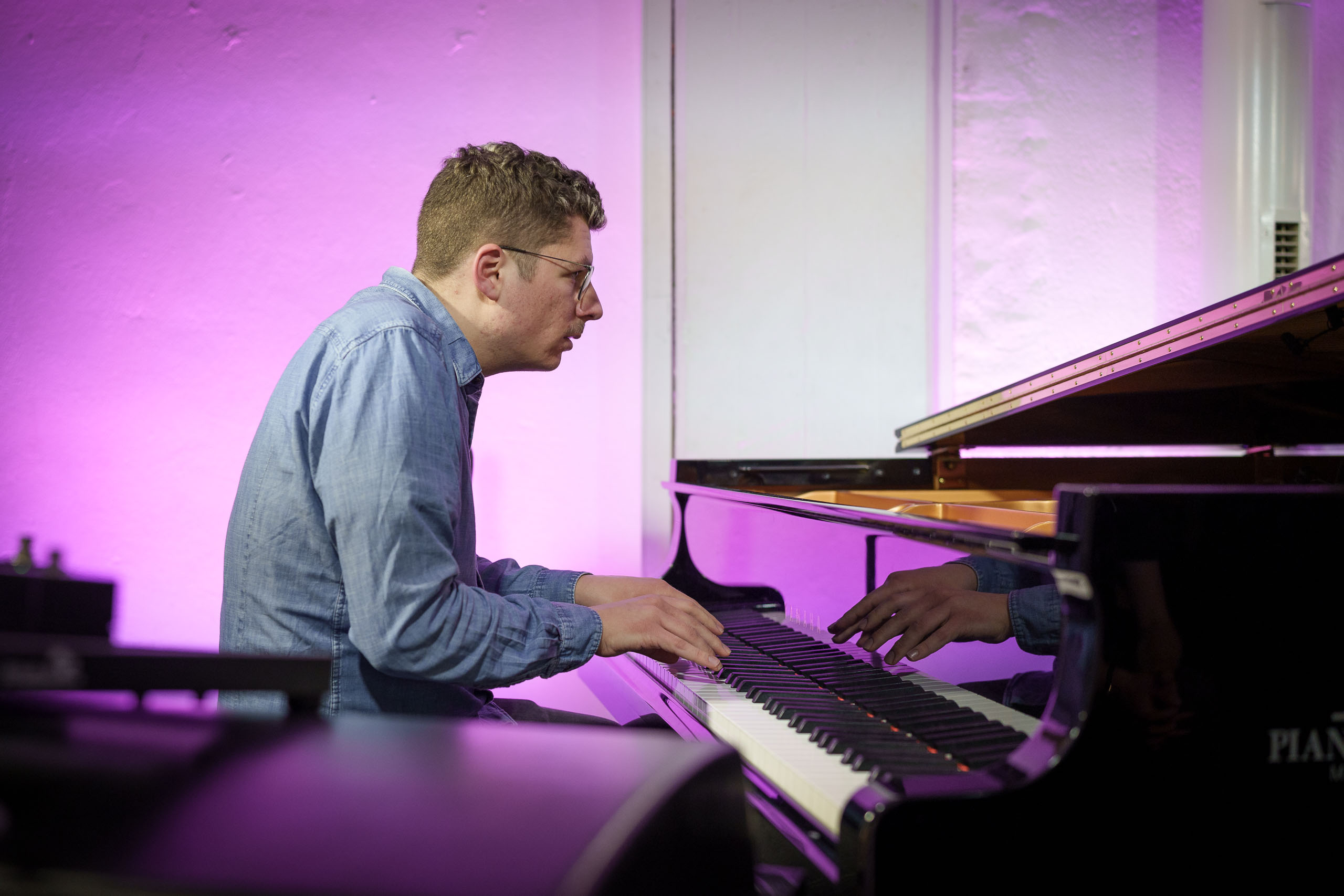 Jan Alexander (Composition, Piano, Rhodes)