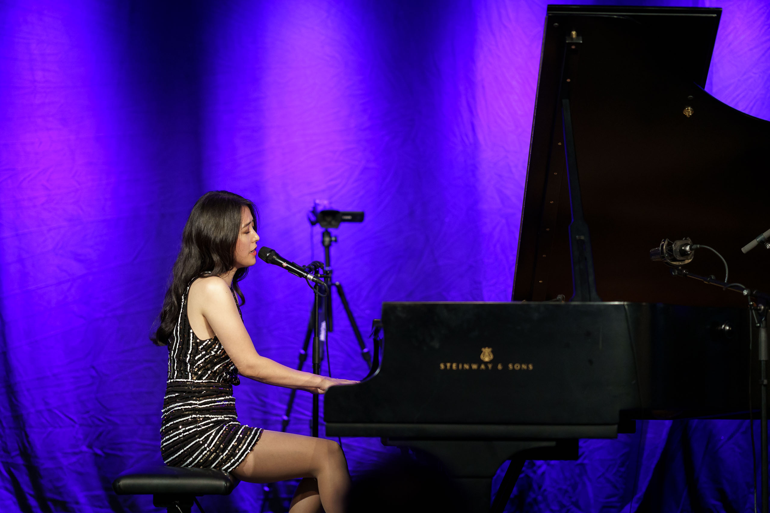 Younee | 23.09.2023 - Schloss Landestrost